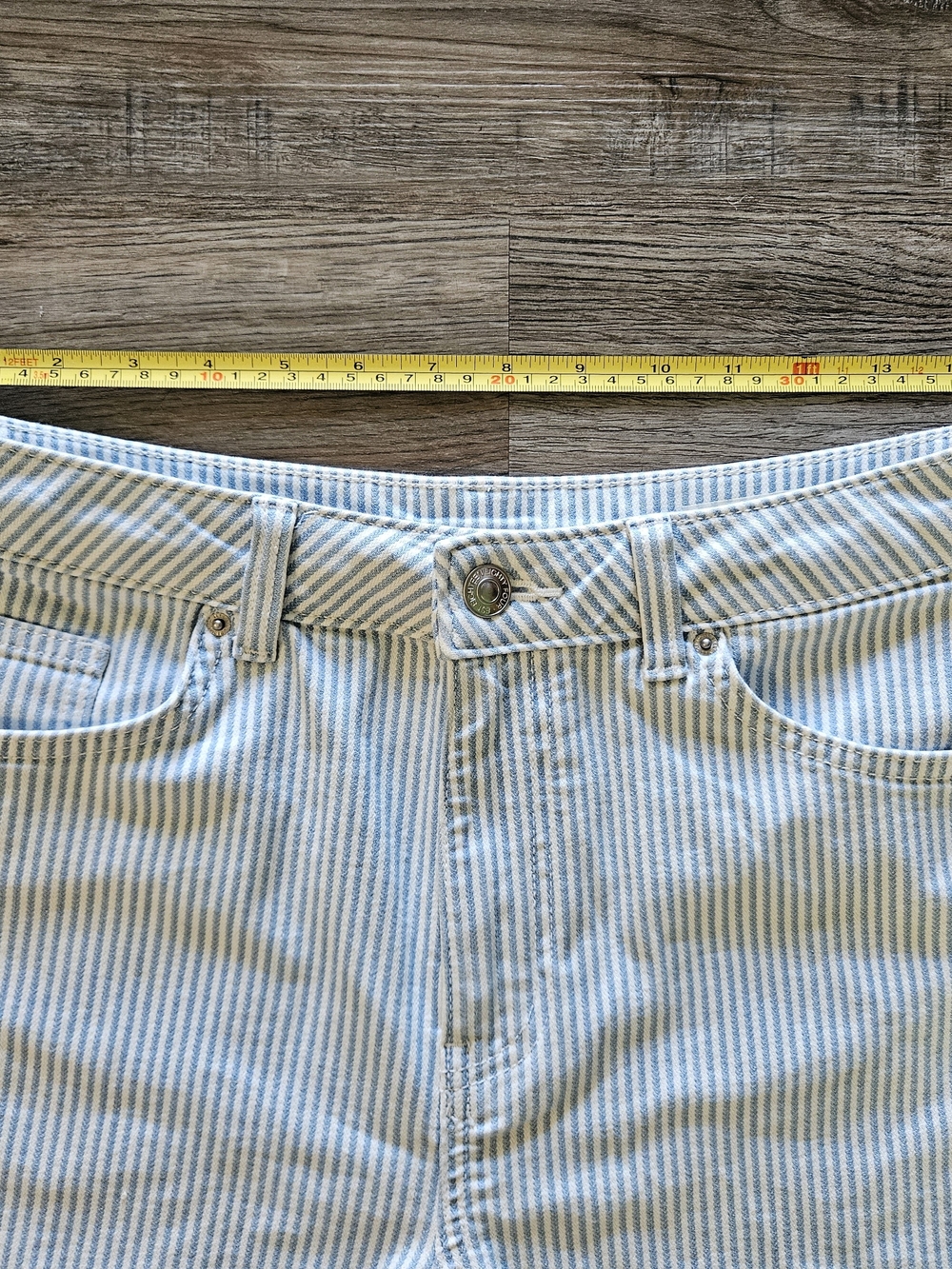 M&S 90's Boyfriend Blue & White Striped Shorts - Picture 3 of 10